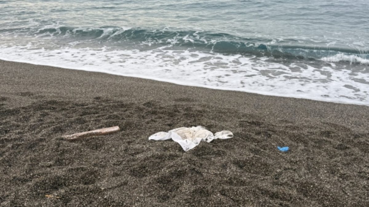 shock in italia scoperto un cadavere in spiaggia trovato cos236 terribile da Thesocialpost.it shock in italia scoperto un cadavere in spiaggia trovato cos236 terribile