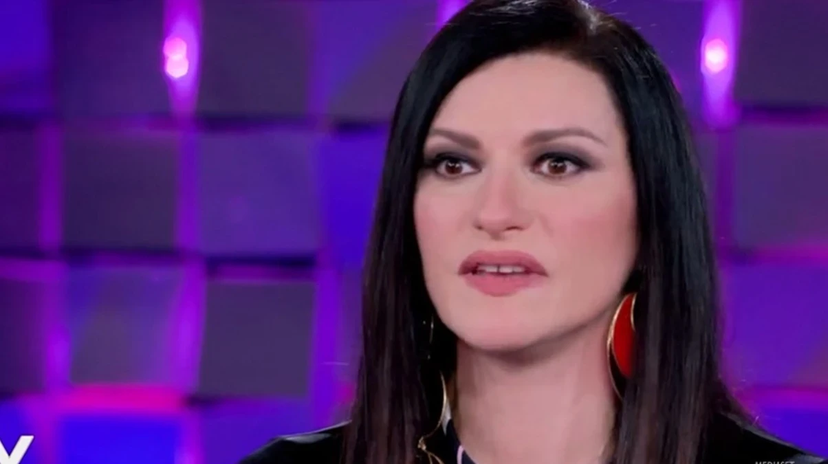 “Cacciatela via”. Sanremo 2026, bufera su Laura Pausini: polemiche ferocissime