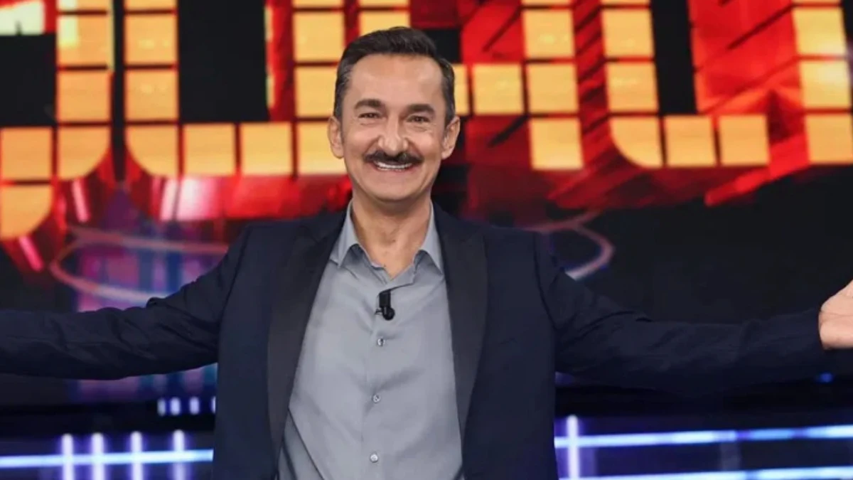 Nicola Savino sul palco di Tali e Quali Show