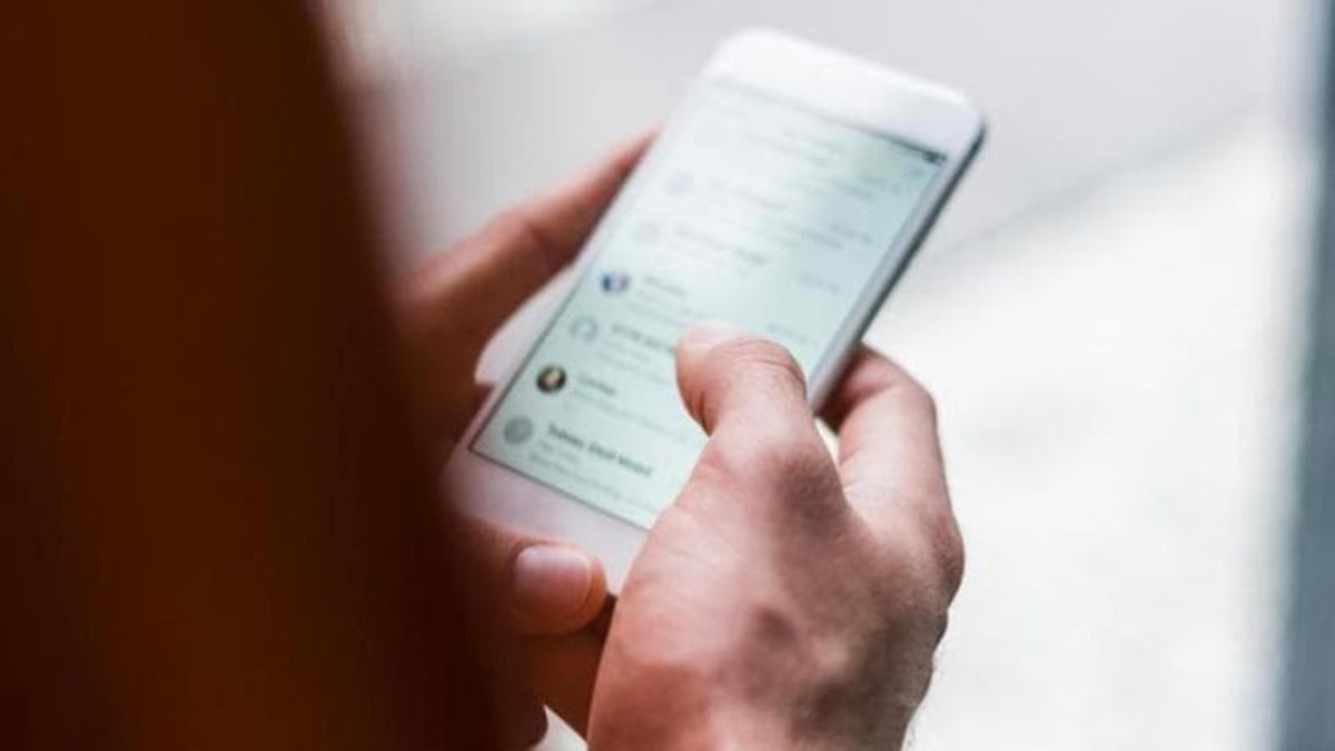 Telefonia, arrivano gli aumenti: fisso e mobile più cari. E non è finita qui