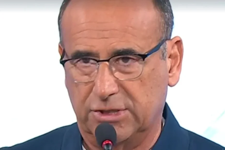 Carlo Conti a Sanremo 2026 durante l
