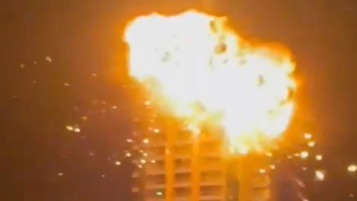 L’Iran colpisce anche in Bahrein, il drone centra un grattacielo e lo fa esplodere