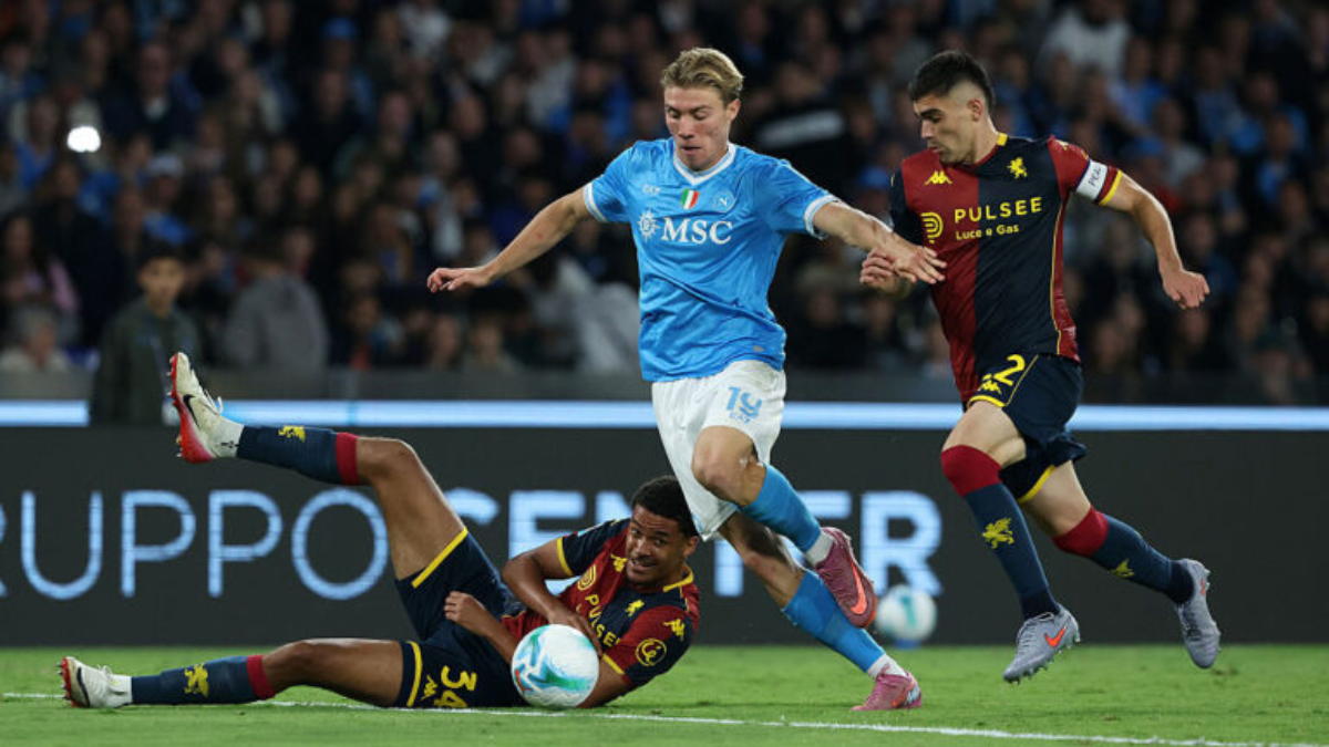 Il Napoli trema e colpisce al 95’: vittoria al Ferraris contro un Genoa furioso