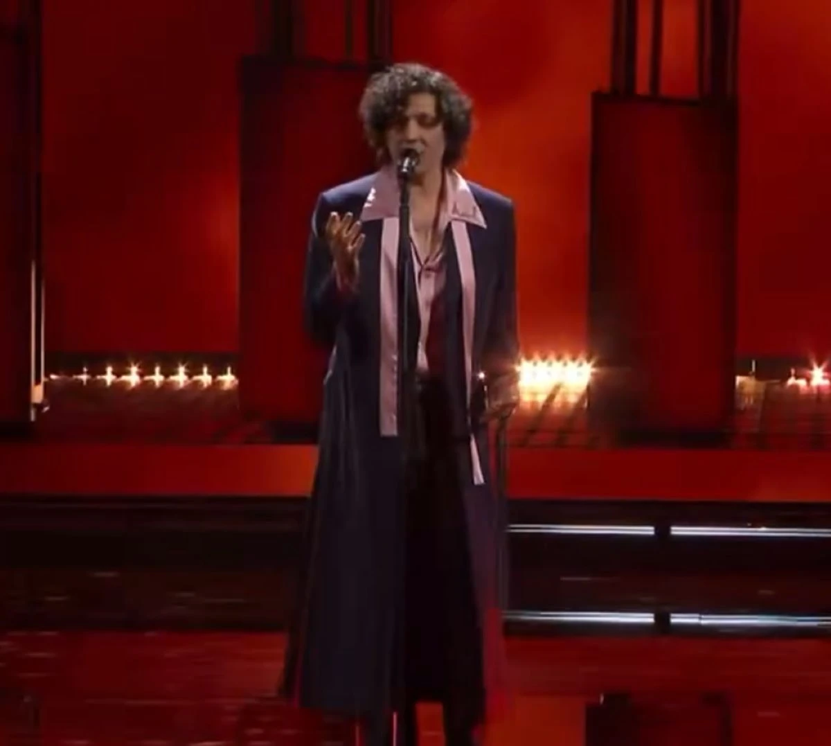 Sanremo 2026, Ermal Meta sul palco dell'Ariston