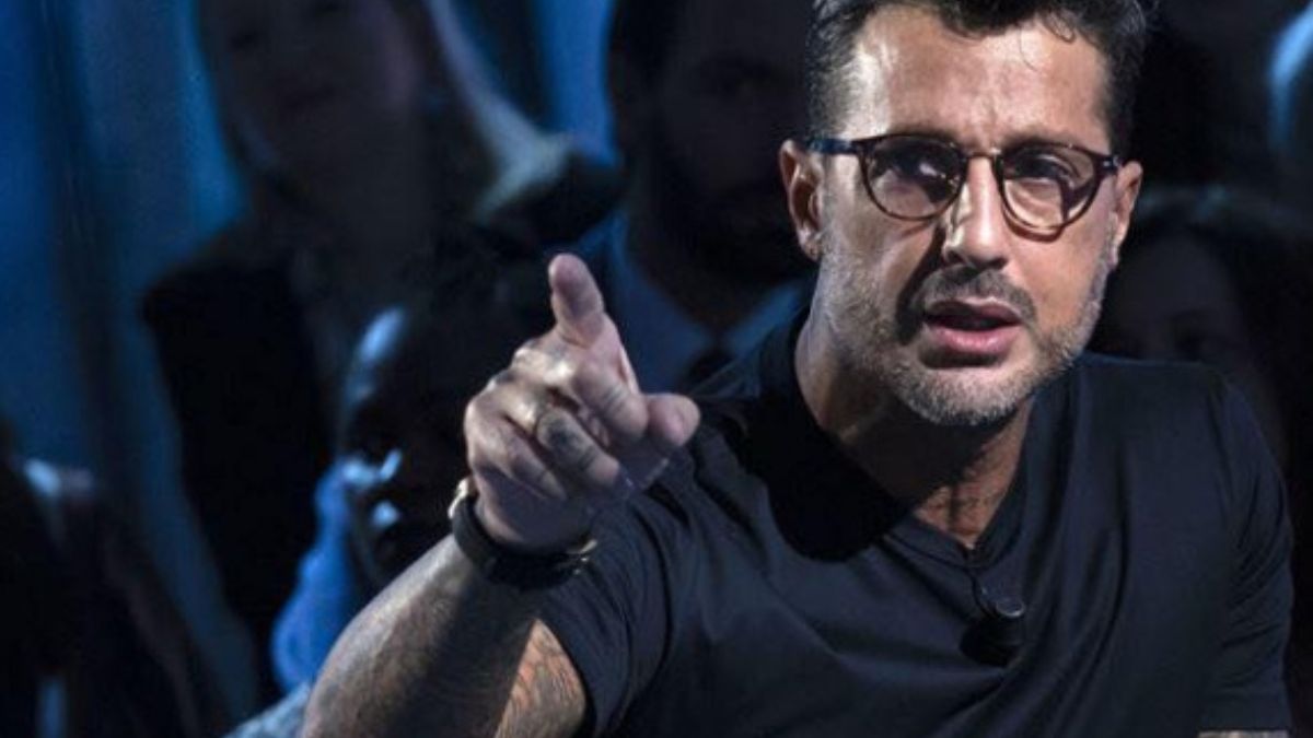 Mediaset contro Corona: «Causa da 160 milioni di euro contro di lui, diffonde menzogne e insinuazioni»