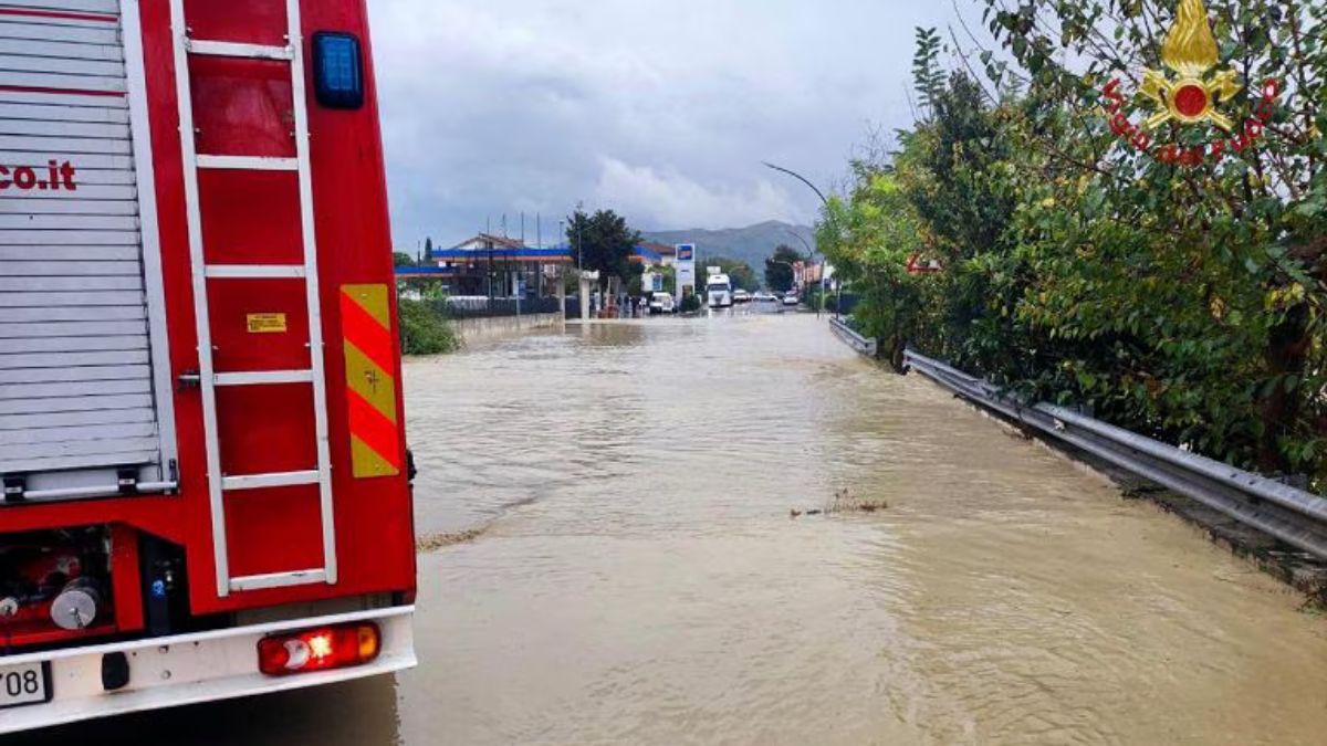 ciclone oriana italia sferzata dal maltempo stato d8217emergenza in calabria da Thesocialpost.it ciclone oriana italia sferzata dal maltempo stato d8217emergenza in calabria