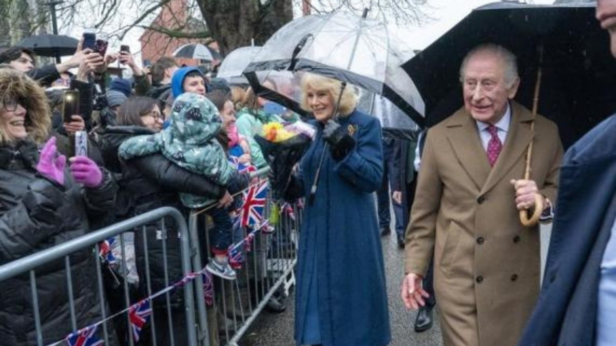 cosa nascondi urla e insulti contro re carlo e camilla royal family sotto shock da Thesocialpost.it cosa nascondi urla e insulti contro re carlo e camilla royal family sotto shock