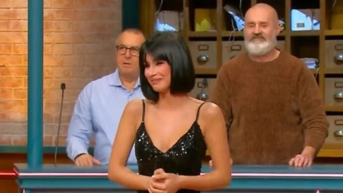 “Vergognatevi”. Affari Tuoi nella bufera: Rai cancella il post su Martina Miliddi dopo la frase shock