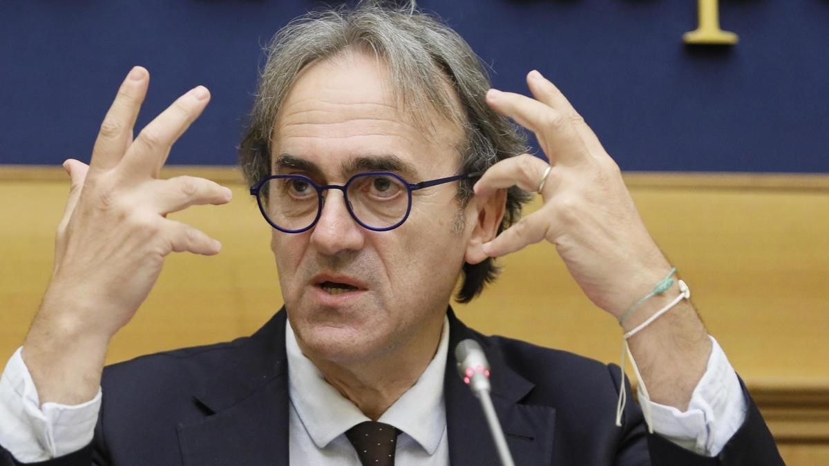 si tagliano con il machete