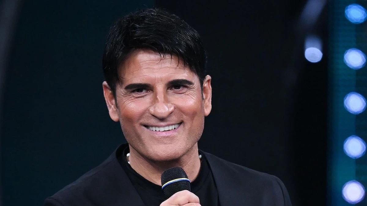 Sal Da Vinci, impossibile! È successo davvero questa sera in tv. Sdoppiato Sal Da Vinci, impossibile! È successo davvero questa sera in tv. Sdoppiato