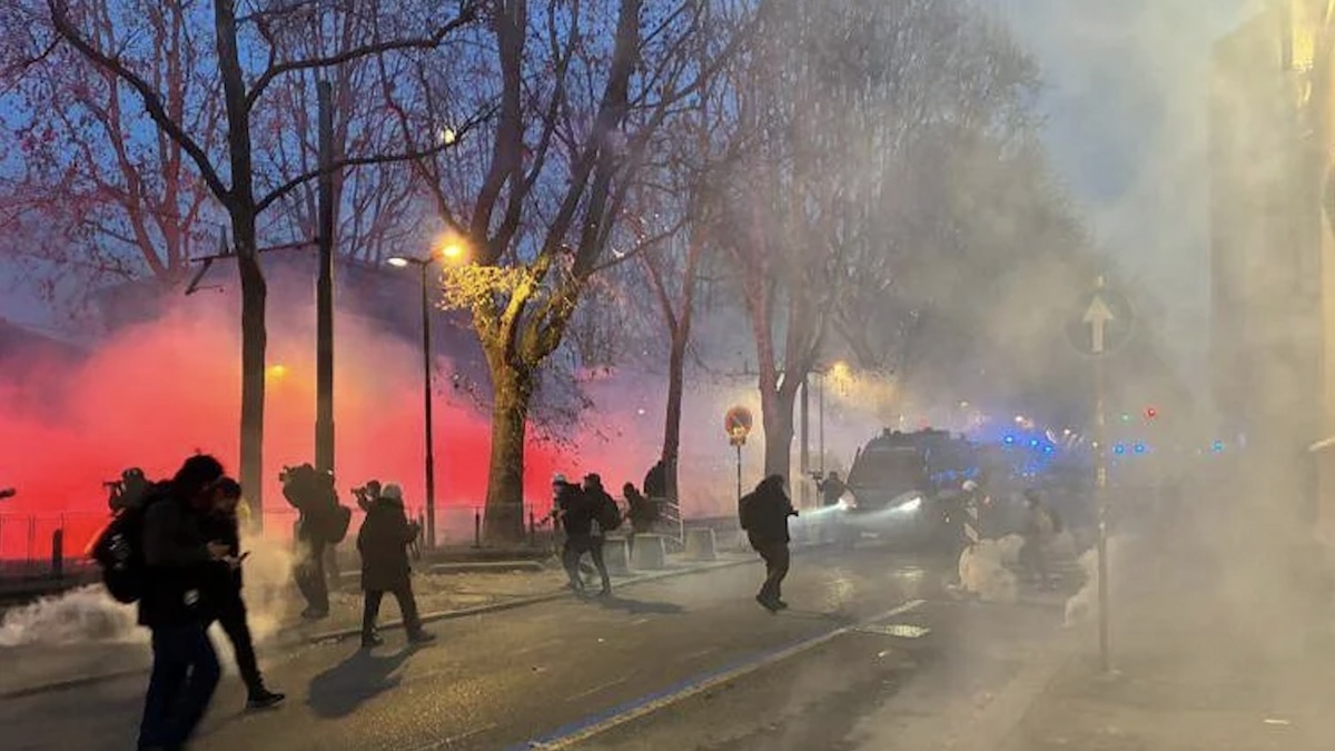 torino la guerriglia organizzata chi sono i violenti che hanno incendiato la citt224 da Thesocialpost.it torino la guerriglia organizzata chi sono i violenti che hanno incendiato la citt224
