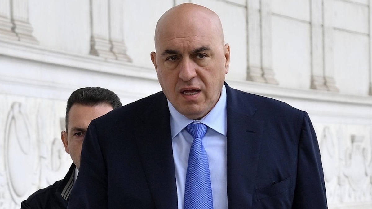 sono come le brigate rosse crosetto posizione durissima dopo gli scontri a torino da Thesocialpost.it sono come le brigate rosse crosetto posizione durissima dopo gli scontri a torino