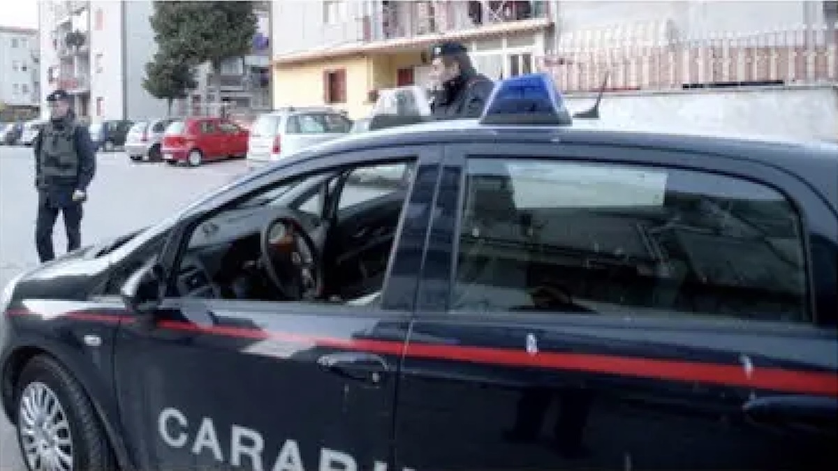 Carabinieri intervenuti dopo una sparatoria in ambito domestico nel Beneventano
