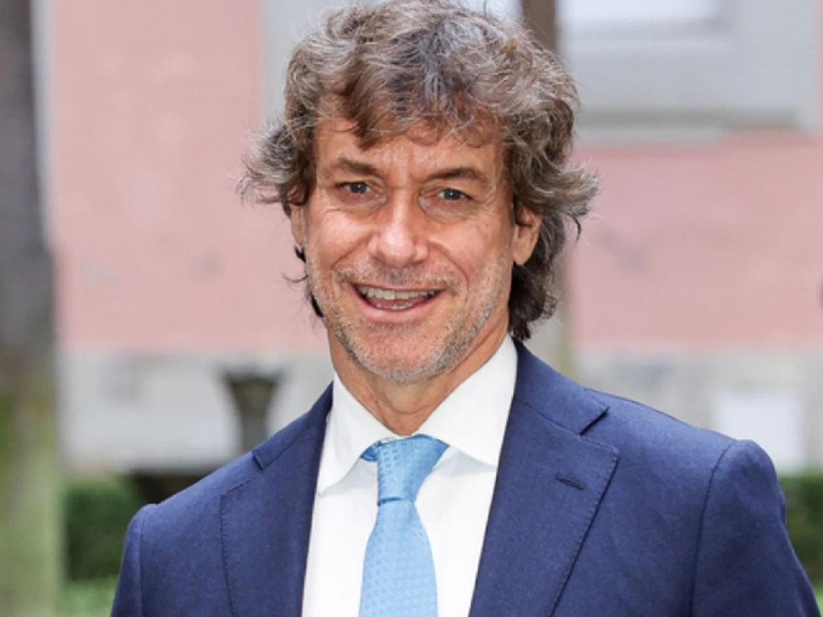 Alberto Angela in uno scatto recente legato ai suoi programmi Rai