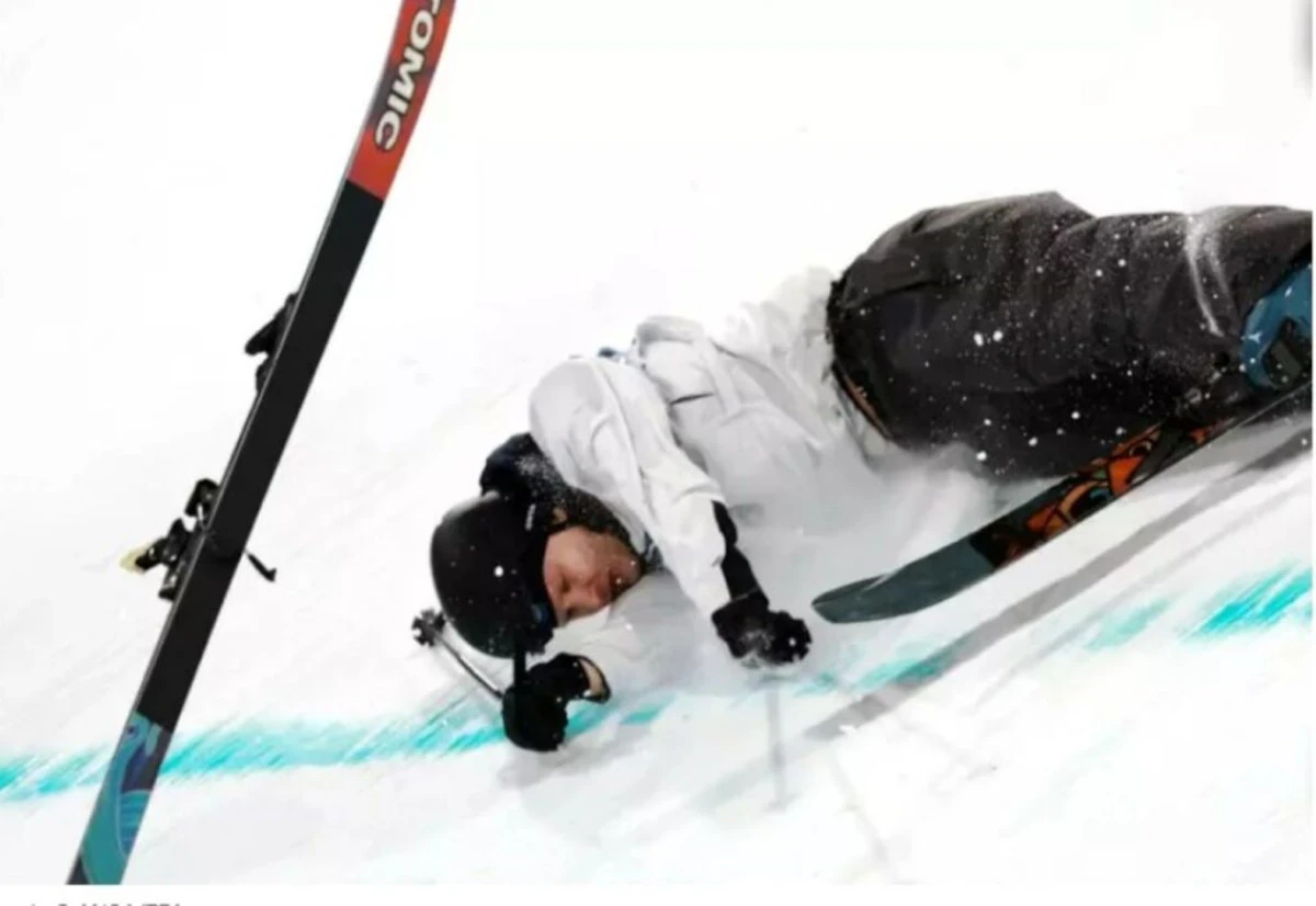 Caduta durante le qualificazioni di Big Air alle Olimpiadi invernali Milano-Cortina 2026