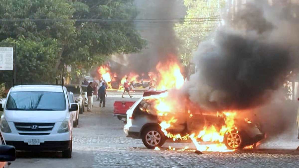 Messico nel caos dopo la morte di El Mencho: lo Stato colpisce il cartello, il Paese sprofonda nella violenza