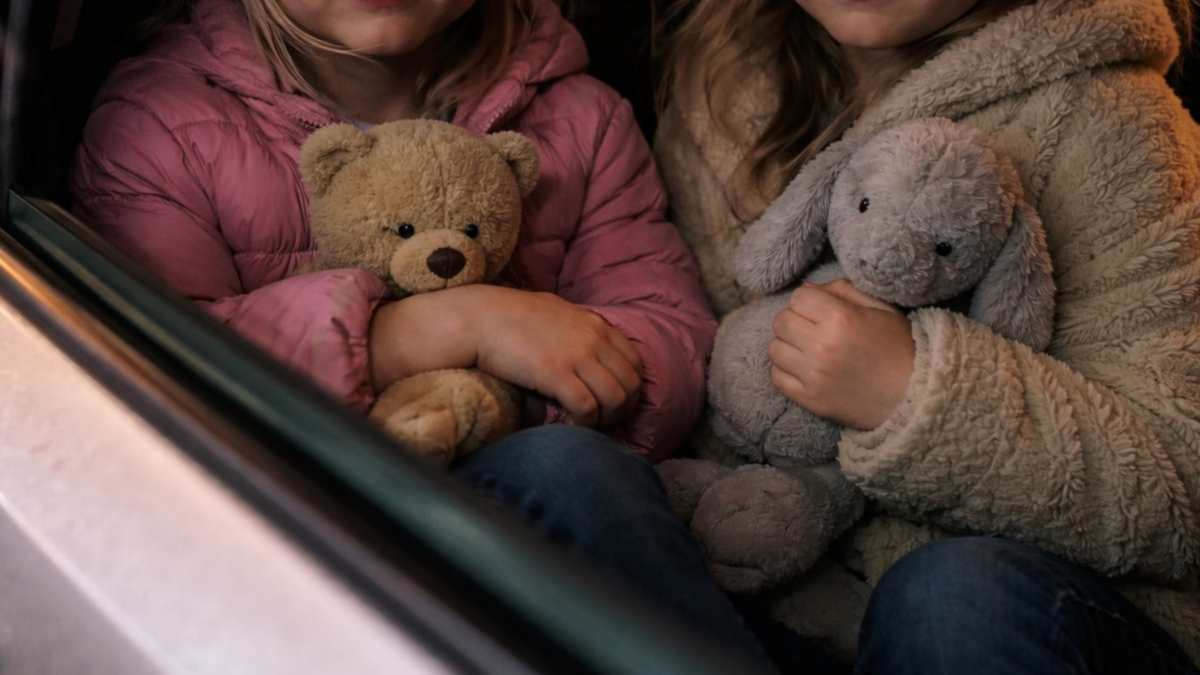 Madre va al Carnevale con le figlie ma finisce malissimo: cosa ha fatto, assurdo!