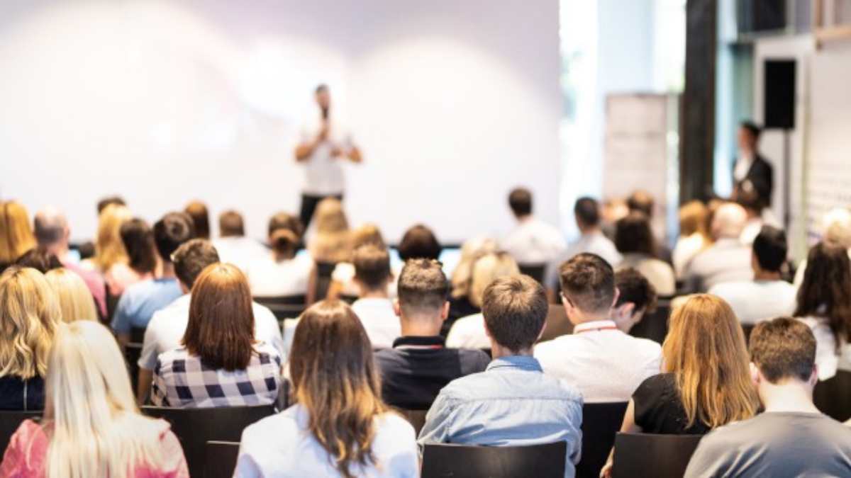 Basta domande pilotate. La proposta che fa tremare politica e stampa