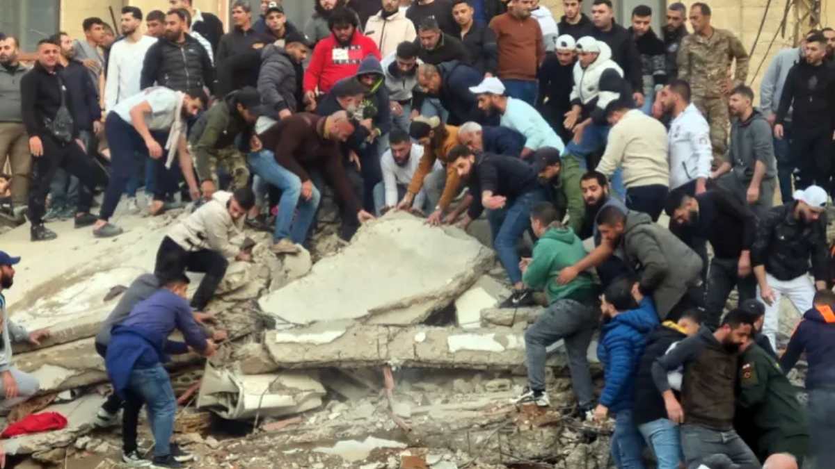 libano crollano due edifici a tripoli almeno sei morti e decine di feriti da Thesocialpost.it libano crollano due edifici a tripoli almeno sei morti e decine di feriti