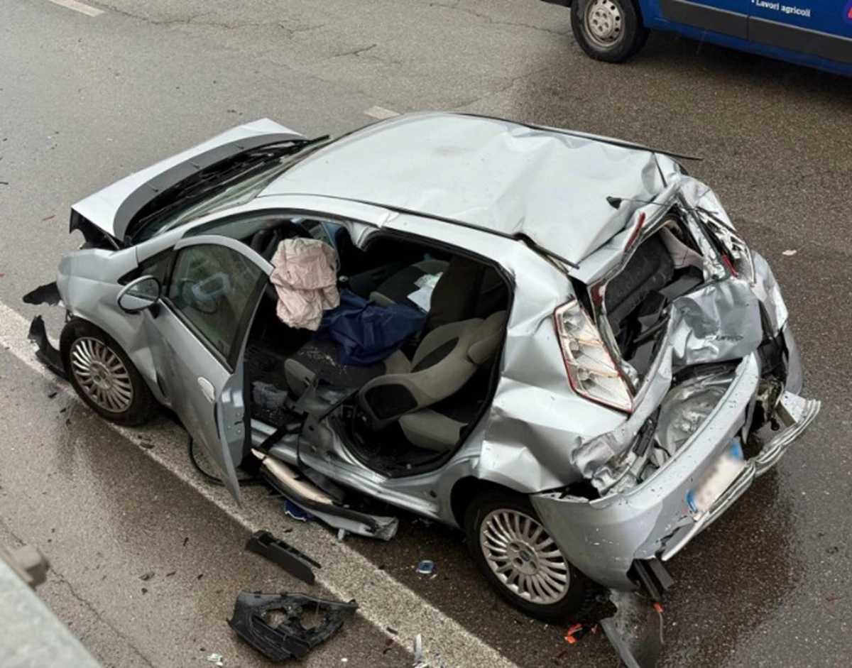 Interventi di soccorso dopo incidente sulla tangenziale ovest