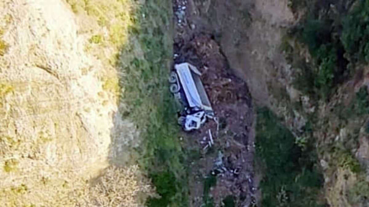 Camion precipita in una scarpata a Catanzaro, morto il conducente