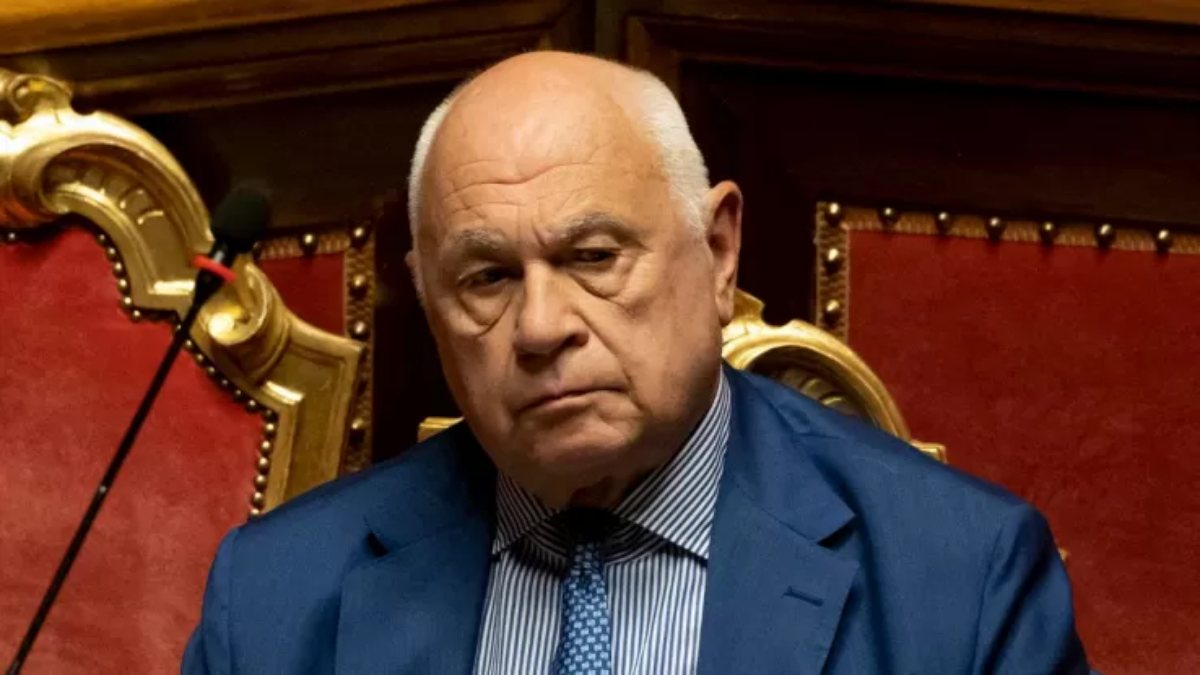 Privacy contro trasparenza, braccio di ferro tra Nordio e l’Anm: si accende lo scontro sui fondi al Comitato No Privacy contro trasparenza, braccio di ferro tra Nordio e l’Anm: si accende lo scontro sui fondi al Comitato No