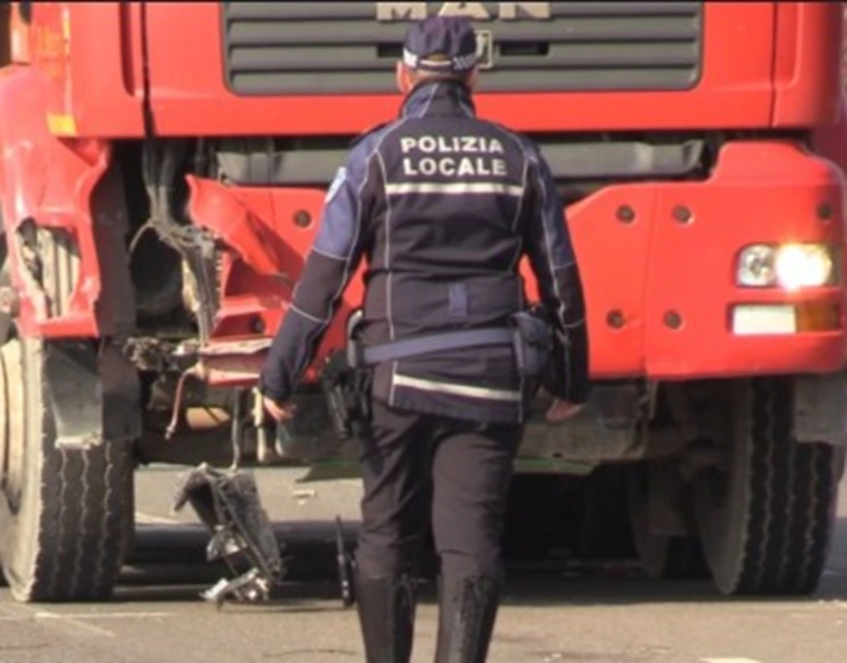 Incidente sulla Persicetana a Calderara di Reno: soccorsi e rilievi sul posto