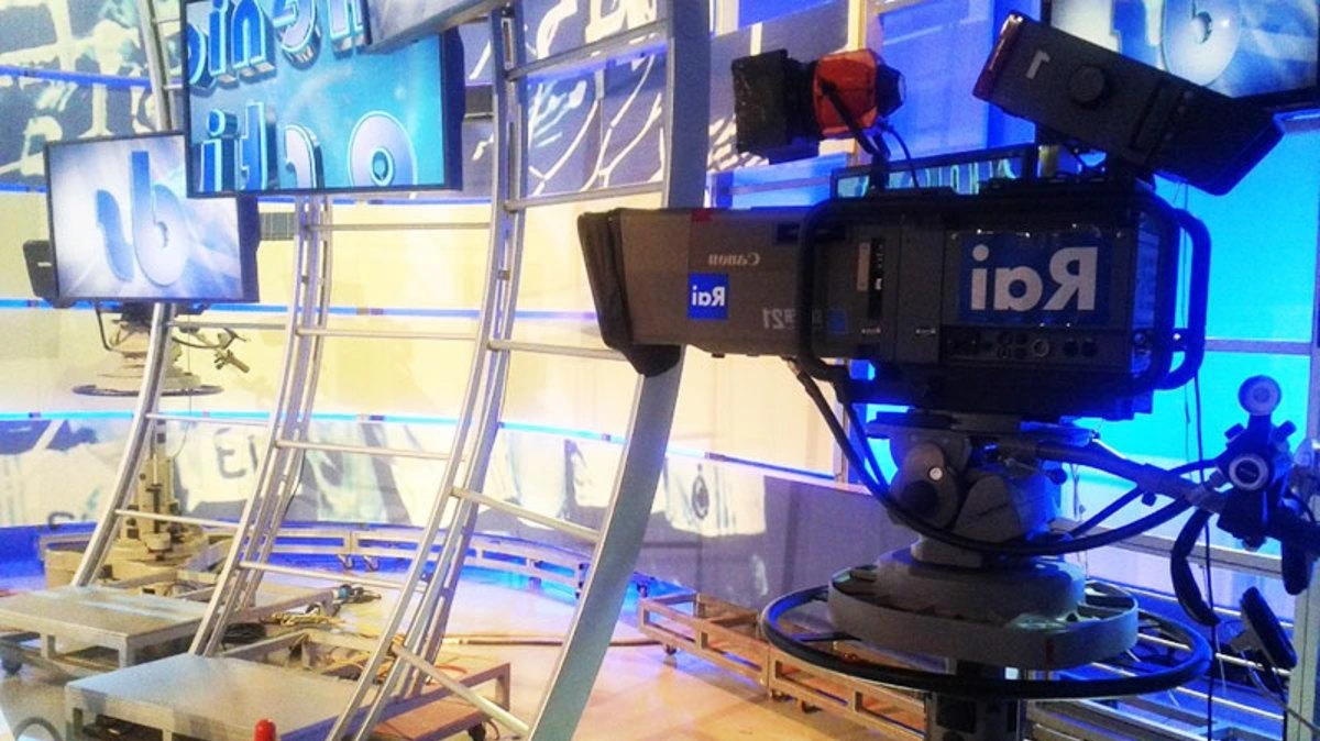 senza contratto il pi249 amato dei conduttori rai in queste condizioni come 232 possibile da Thesocialpost.it senza contratto il pi249 amato dei conduttori rai in queste condizioni come 232 possibile