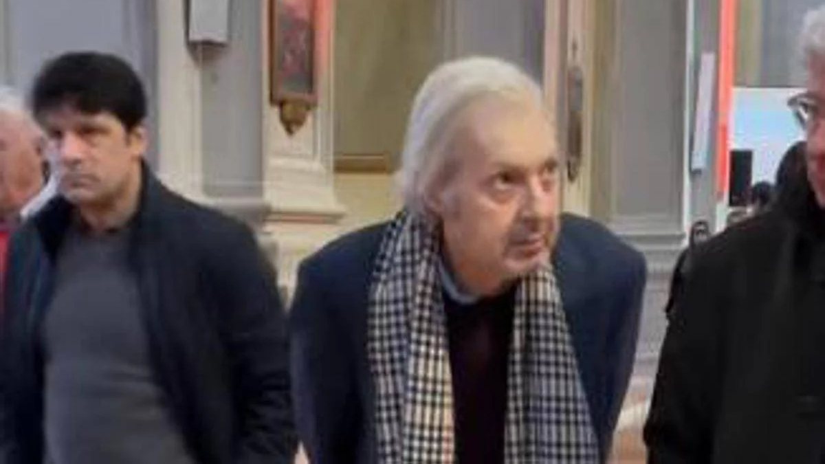 come sta vittorio sgarbi la figlia evelina rompe il silenzio debilitato e spaventato da Thesocialpost.it come sta vittorio sgarbi la figlia evelina rompe il silenzio debilitato e spaventato