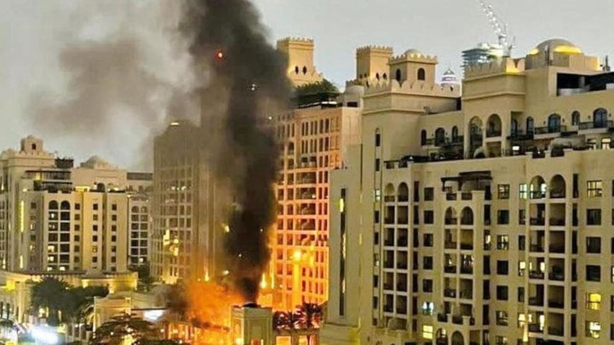 Italiani rientrati dall’Oman, atterrato a Fiumicino il primo volo con 127 passeggeri bloccati nel Golfo Italiani rientrati dall’Oman, atterrato a Fiumicino il primo volo con 127 passeggeri bloccati nel Golfo