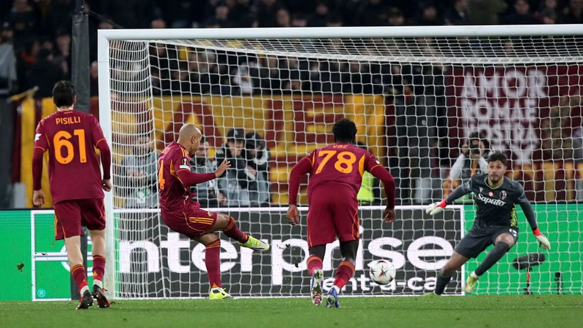 Europa League, Roma Bologna 3 3: l’arbitro fischia al 95?, si va ai supplementari
