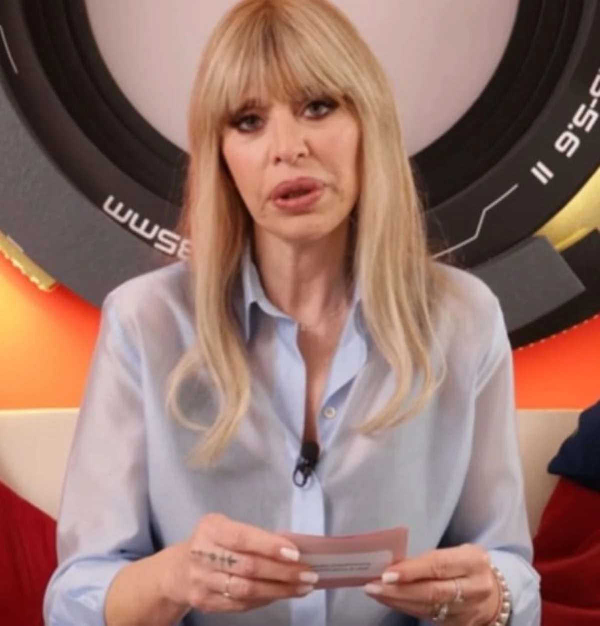 Alessandra Mussolini al Grande Fratello Vip durante un momento in Casa