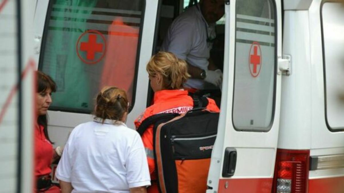 ragazzino di 14 anni accoltellato nel bagno della scuola 17enne e 15enne denunciati da Thesocialpost.it ragazzino di 14 anni accoltellato nel bagno della scuola 17enne e 15enne denunciati