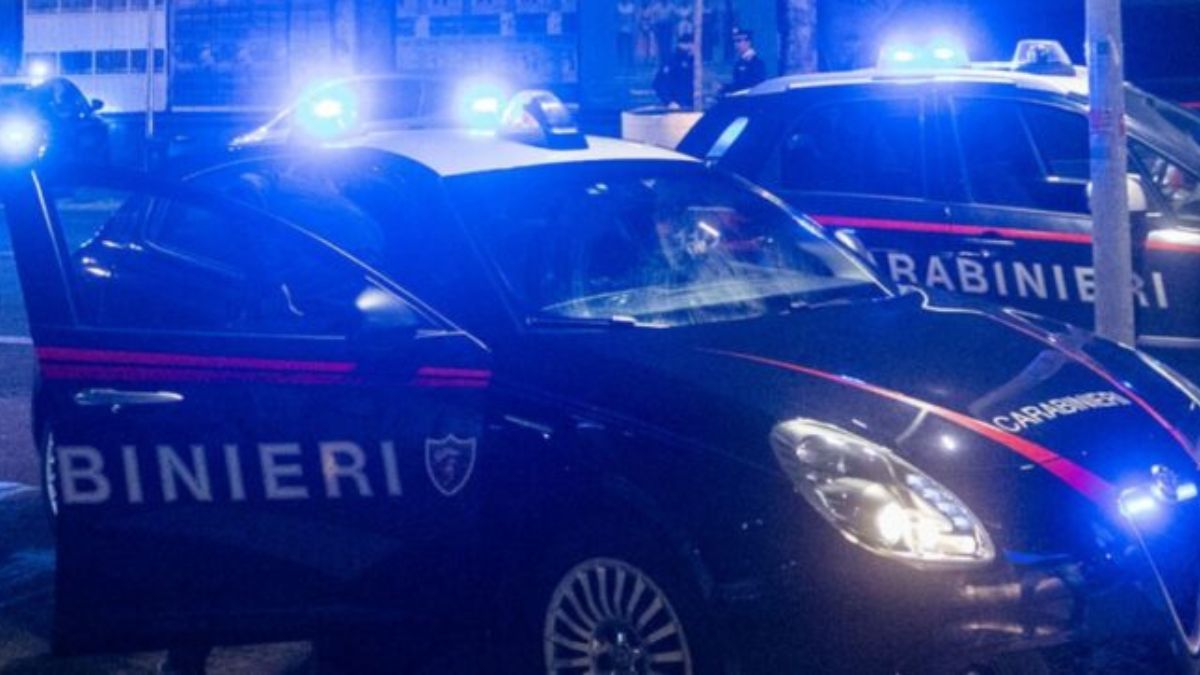 rissa in strada nel napoletano due 16enni accoltellati caccia al responsabile in fuga da Thesocialpost.it rissa in strada nel napoletano due 16enni accoltellati caccia al responsabile in fuga