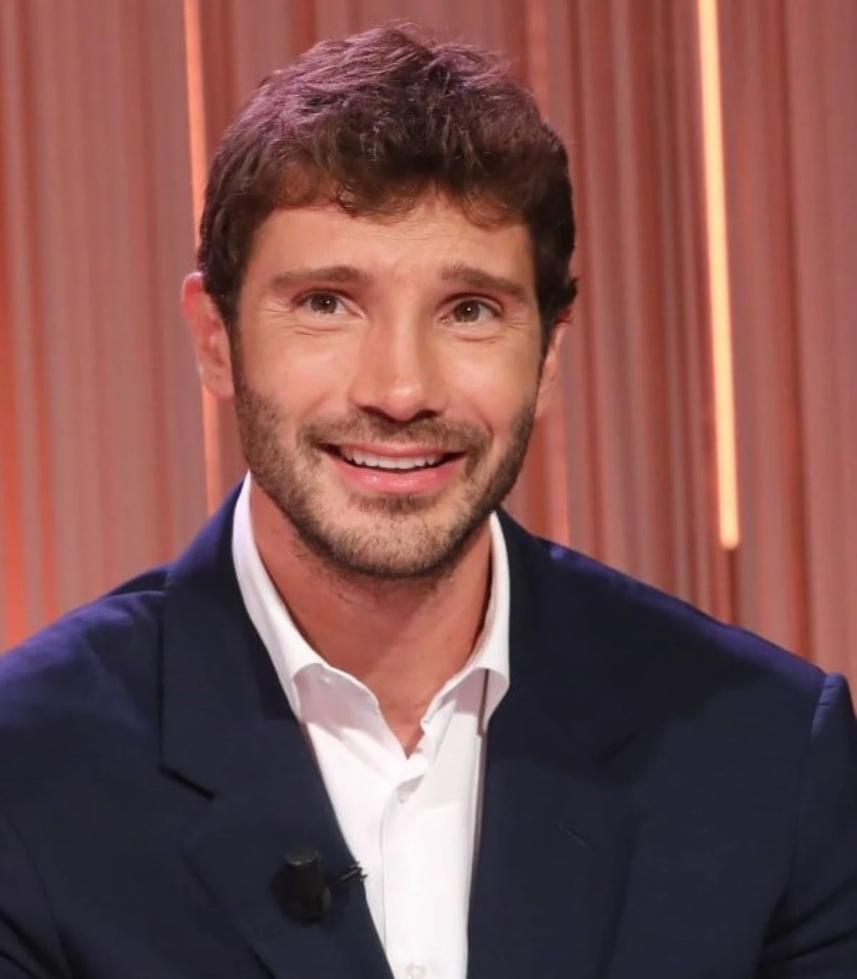 Stefano De Martino protagonista con Stasera tutto è possibile