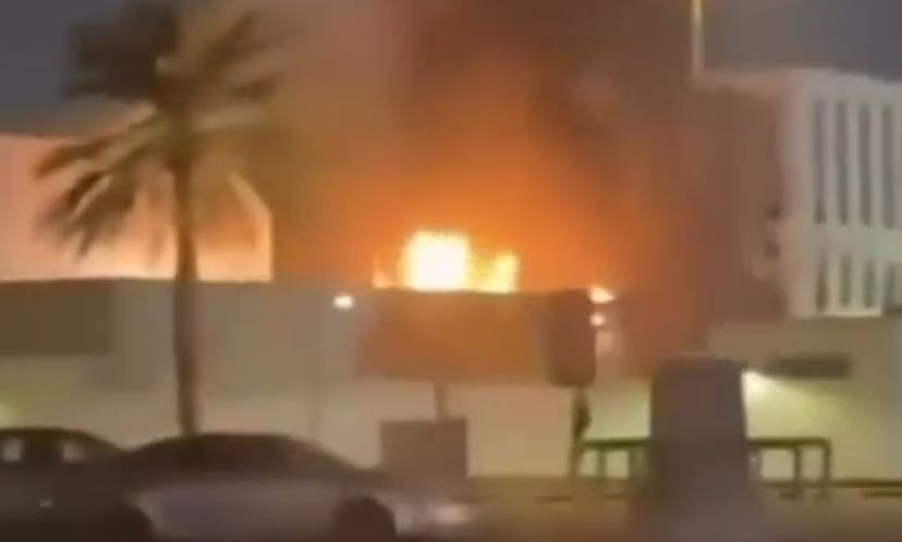 Trump: “Distrutte le risorse militari di Teheran”. A fuoco consolato Usa a Dubai Trump: “Distrutte le risorse militari di Teheran”. A fuoco consolato Usa a Dubai