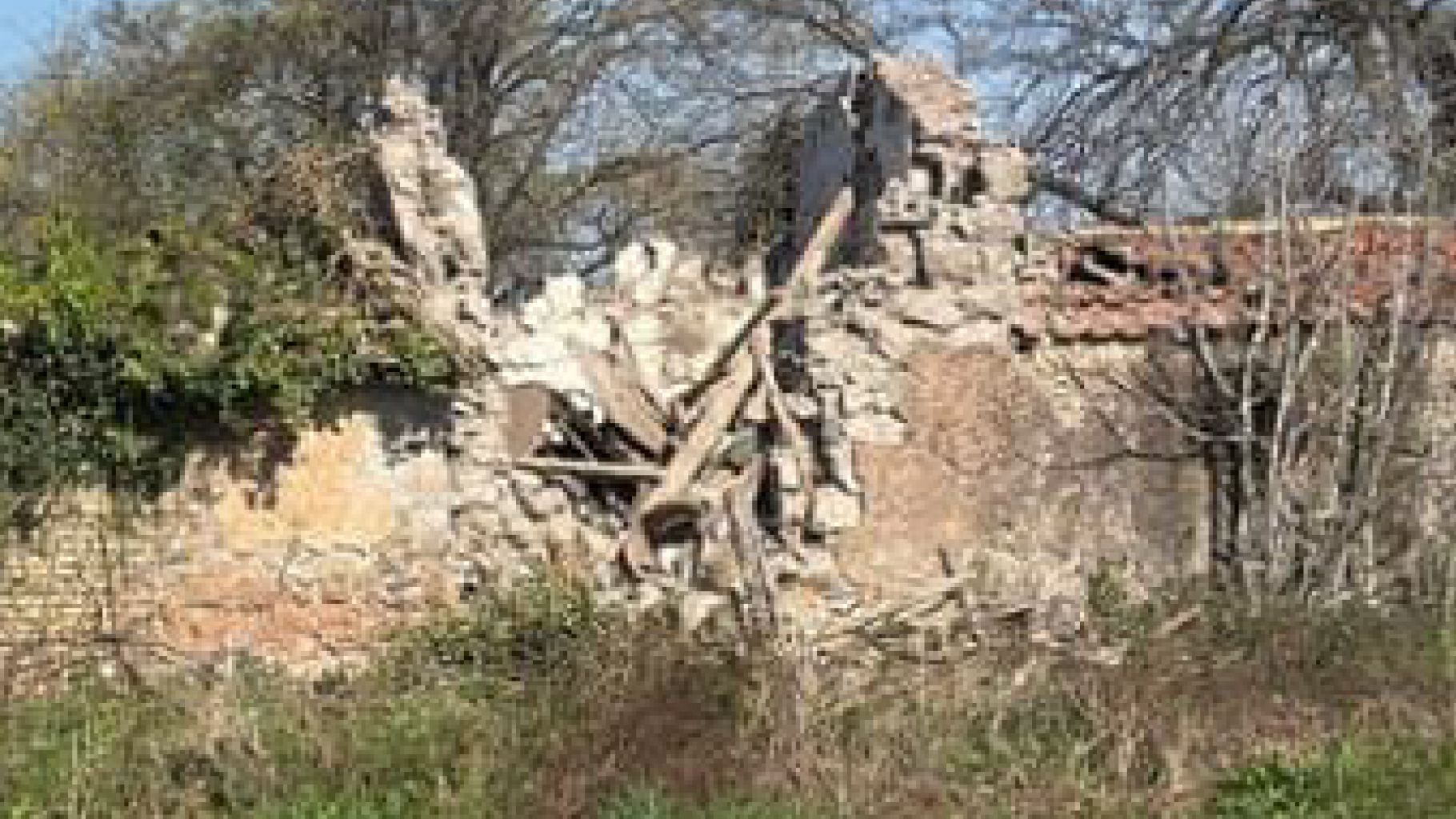 Parco degli Acquedotti, crolla un casolare: due morti sotto le macerie Parco degli Acquedotti, crolla un casolare: due morti sotto le macerie