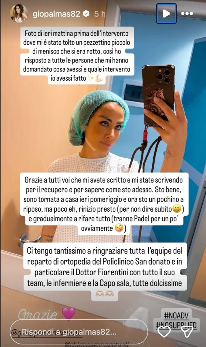 Giorgia Palmas in un momento di recupero dopo l'operazione