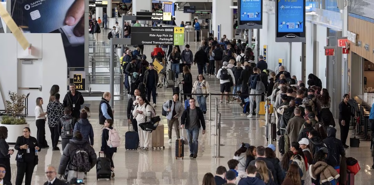 blocco negli stati uniti caos negli aeroporti lunghe file ai gate intervengono gli agenti dell8217ice da Thesocialpost.it blocco negli stati uniti caos negli aeroporti lunghe file ai gate intervengono gli agenti dell8217ice