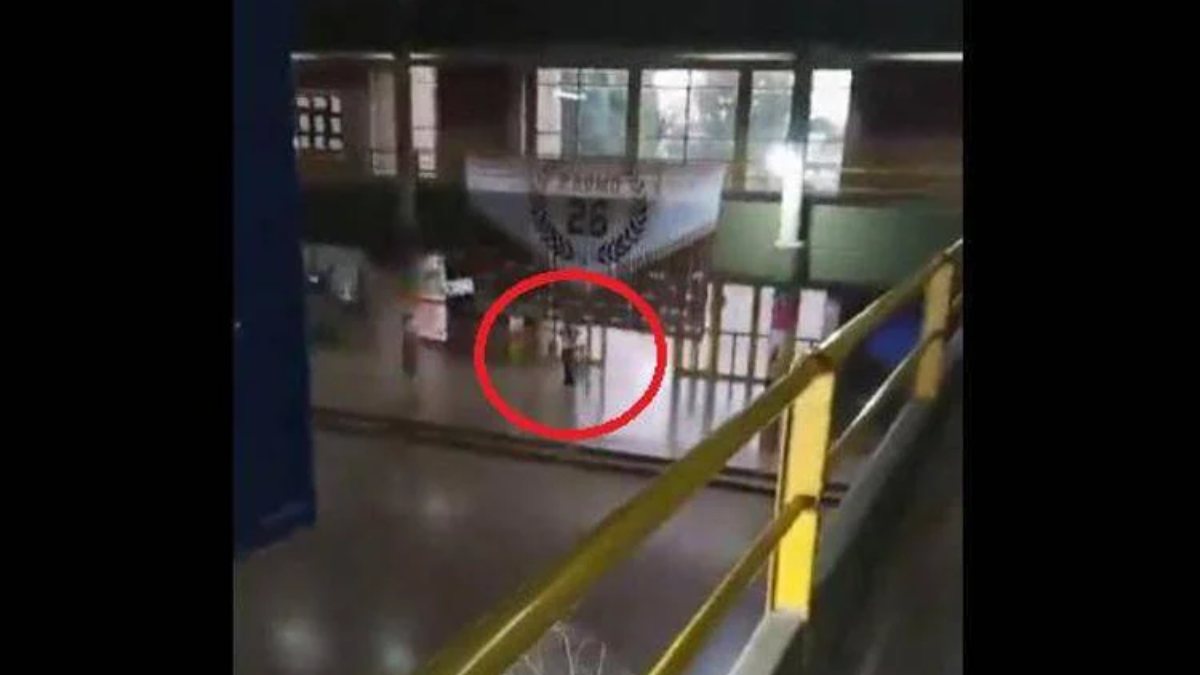 orrore a scuola 15enne spara ai compagni bilancio tragico da Thesocialpost.it orrore a scuola 15enne spara ai compagni bilancio tragico