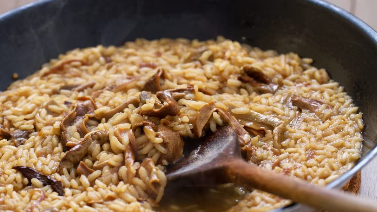 Si rompe i denti mangiando risotto ai funghi e fa causa ma finisce per pagare lui: la storia assurda