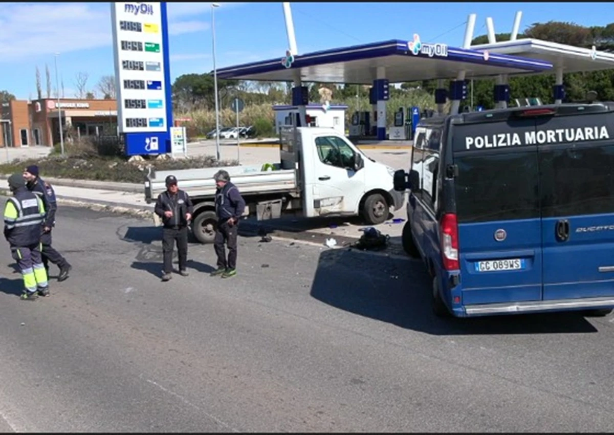 Incidente stradale sulla via Ardeatina a Roma: intervento dei soccorsi e rilievi