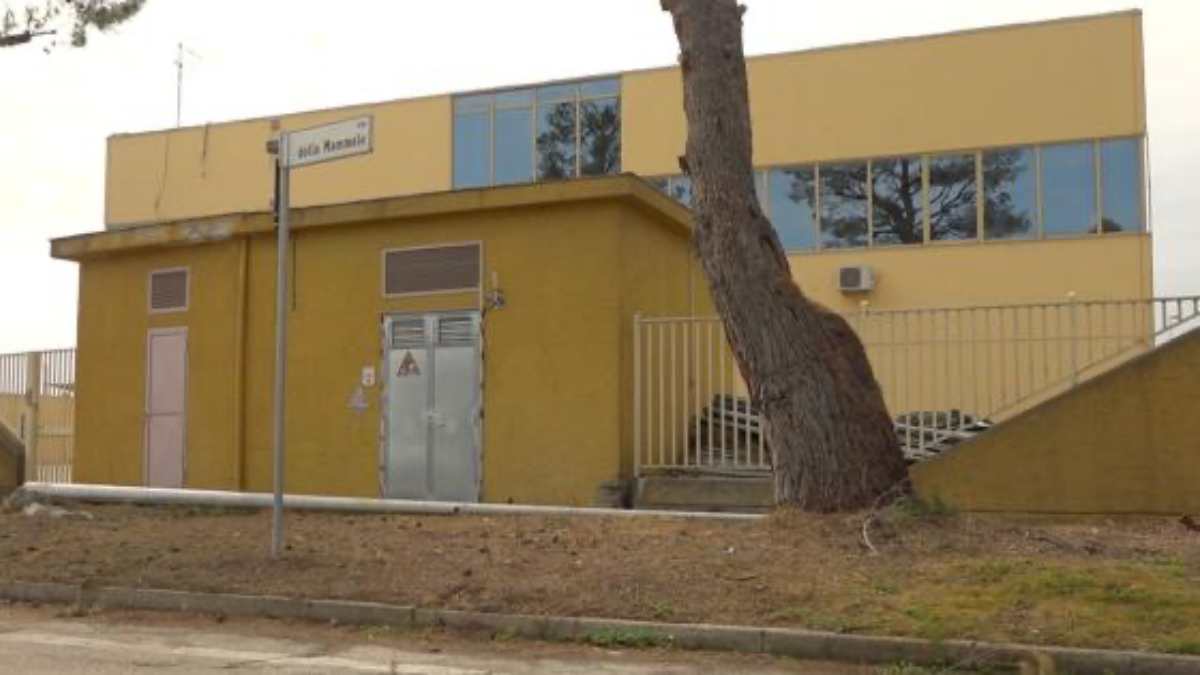 Tragedia sul lavoro a Bari: operaio muore dopo una caduta di sei metri in un capannone