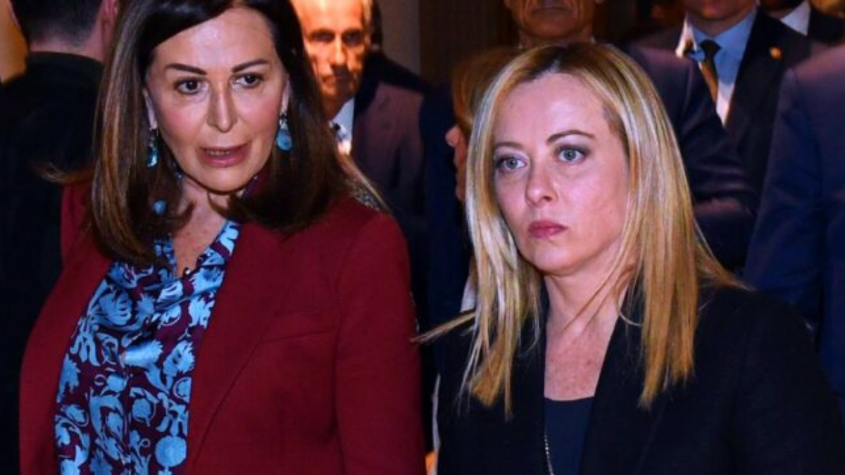 Altro che amiche, nel momento del bisogno è guerra aperta: e l’ha vinta Giorgia Meloni