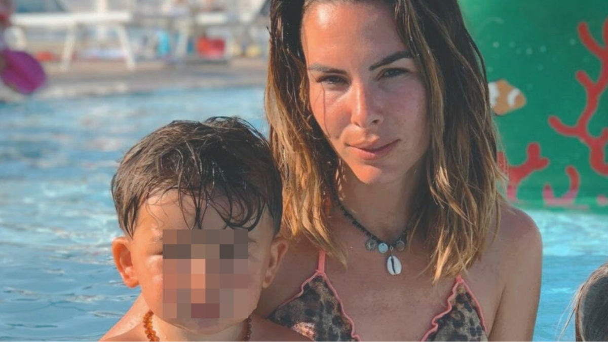Paura per il figlio di Micol Olivieri: sfiorata la tragedia sotto casa