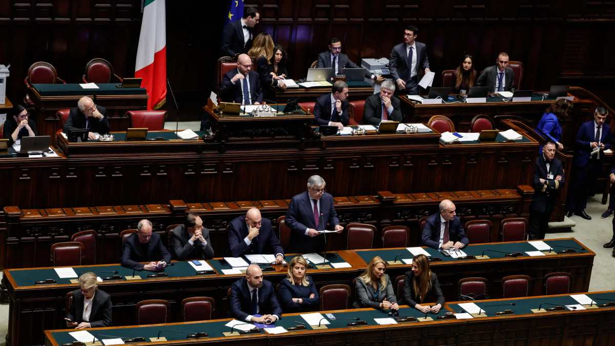 iran scontro alla camera sulla linea del governo approvata la risoluzione della maggioranza da Thesocialpost.it iran scontro alla camera sulla linea del governo approvata la risoluzione della maggioranza