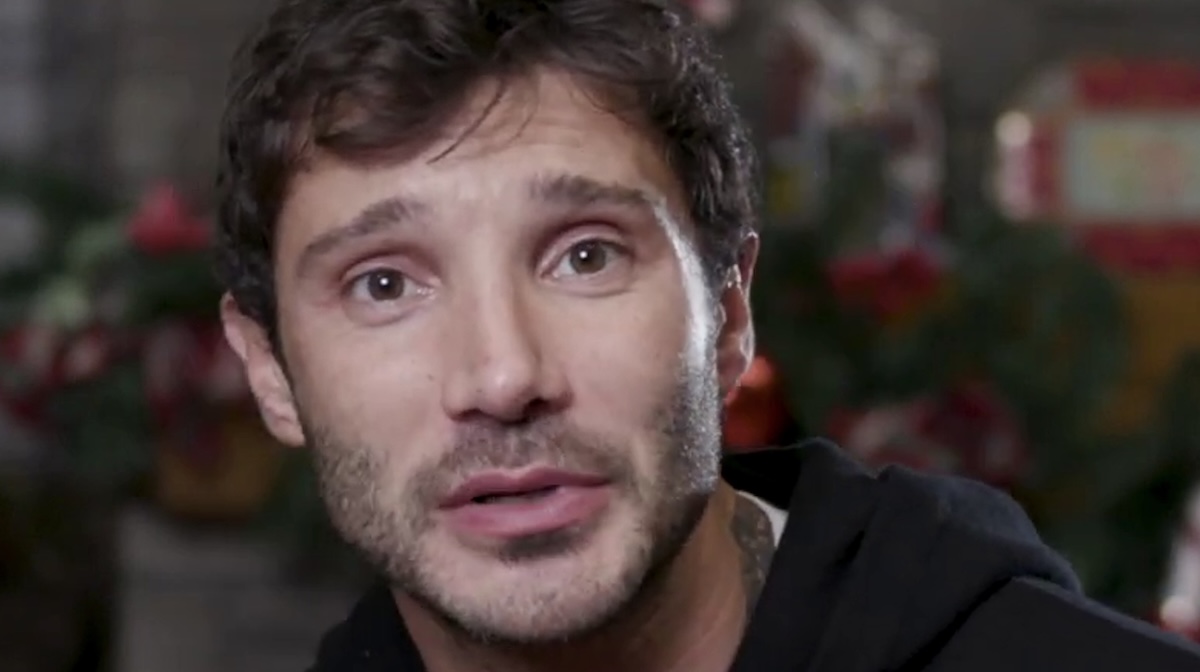 Stefano De Martino con dedica per il padre nella Festa del Papà