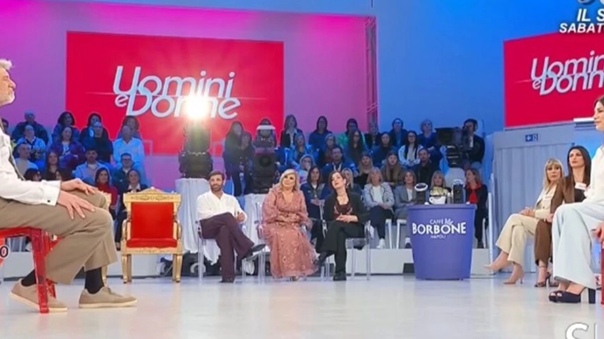 mi 232 morto tra le braccia uomini e donne il lutto che gela il pubblico da Thesocialpost.it mi 232 morto tra le braccia uomini e donne il lutto che gela il pubblico