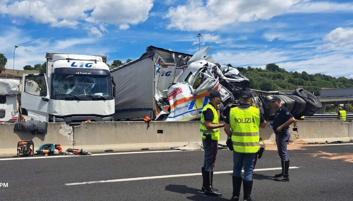 Autostrada A1: traffico e intervento dopo l’incidente tra Tir e ambulanza