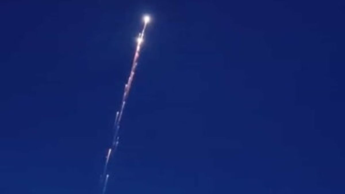 italia scia luminosa all8217improvviso mistero nei cieli poi la scoperta come 232 successo da Thesocialpost.it italia scia luminosa all8217improvviso mistero nei cieli poi la scoperta come 232 successo